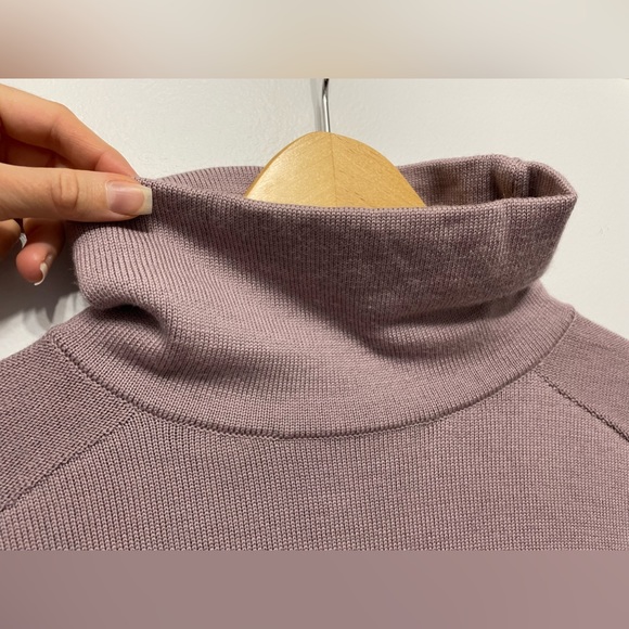 LULULEMON City Trek Turtleneck (Merino) - Picture 4 of 10